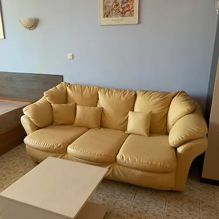 уютные с бассейном у моря в г. Slantchev Briag