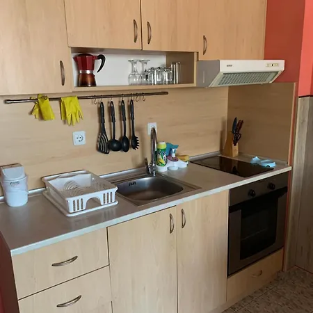 уютные с бассейном у моря в г. Apartman