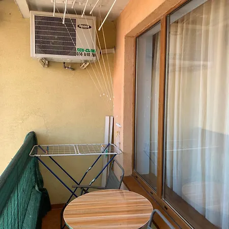 Apartman уютные с бассейном у моря в г. Napospart