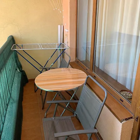 Apartman уютные с бассейном у моря в г.